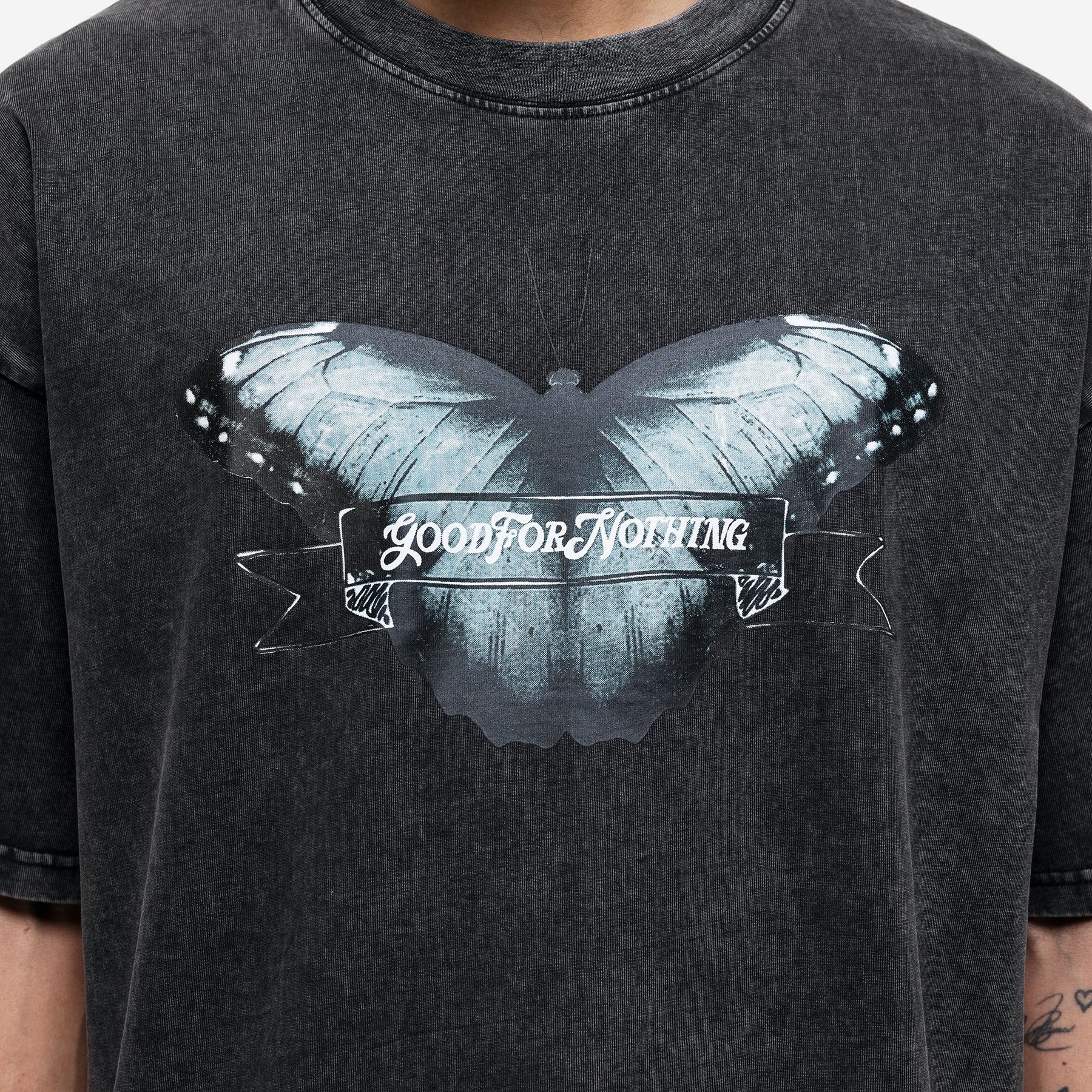 Oversized Papillon Washed Black T-shirt
